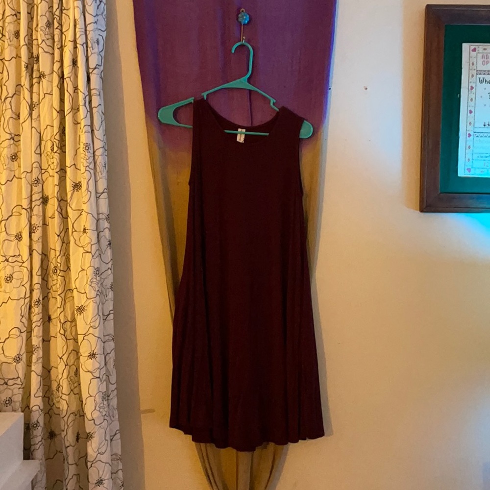 Loose fitted dress WITH POCKETS!  Yep!  Pockets!